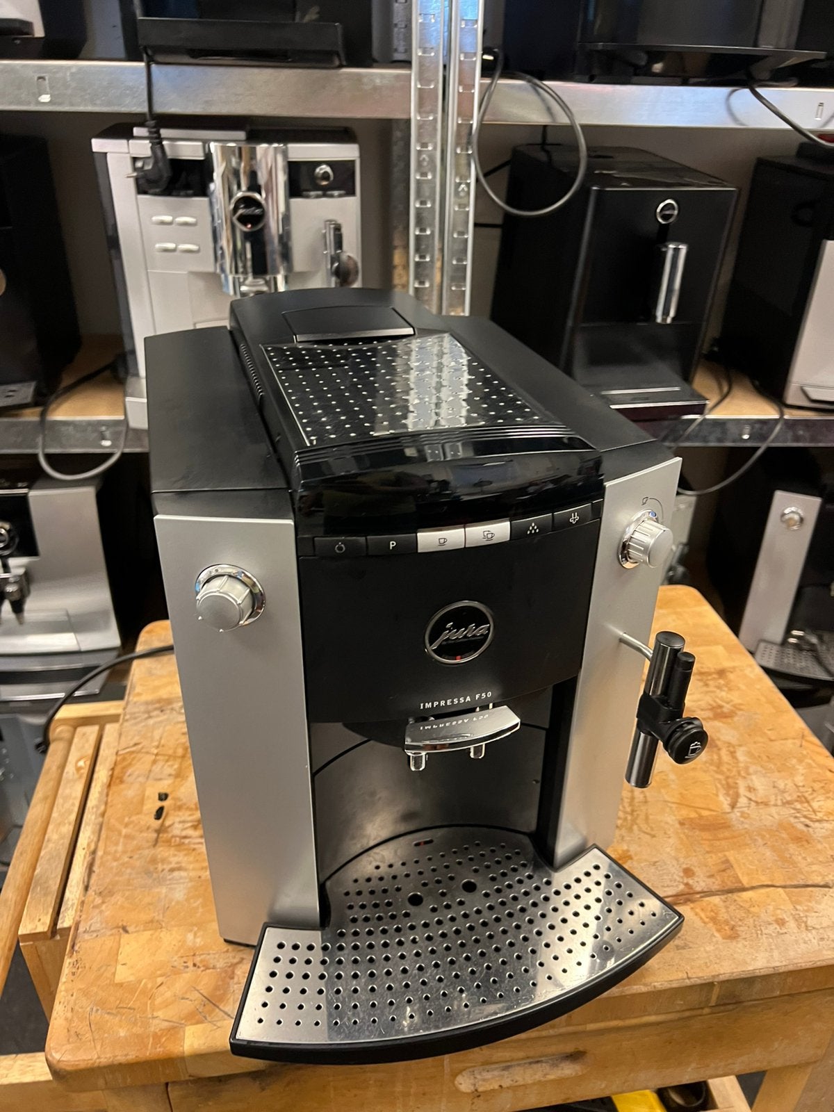 Jura f 50, Witgoed en Apparatuur, Kundendienst@jura.com, 10 kopjes of meer, Koffiemachine, Ophalen of Verzenden