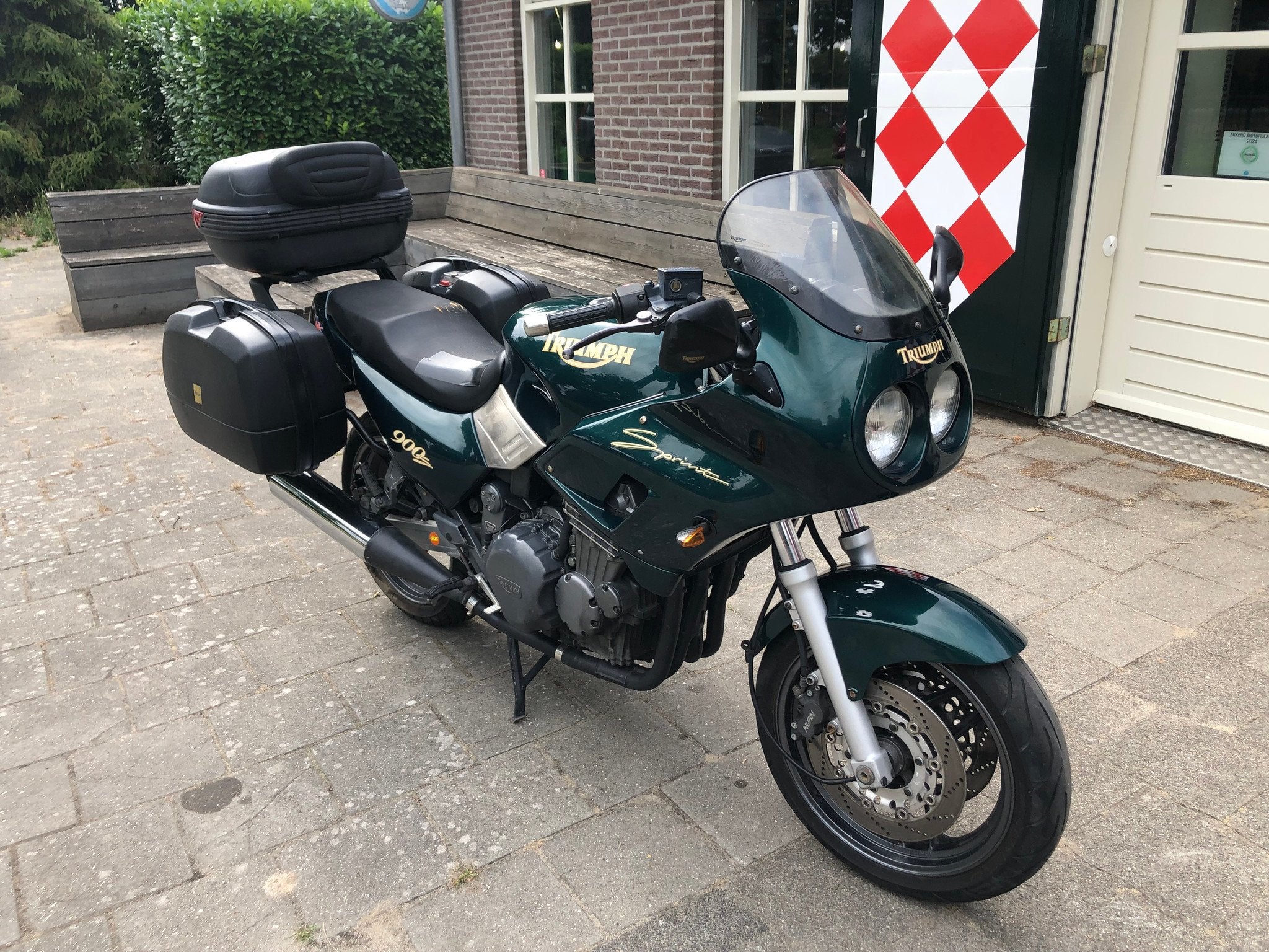 Triumph SPRINT 900 (bj 1994), Triumph Motorcycles Ltd., After.sales@triumph.co.uk, Meer dan 35 kW, Toermotor