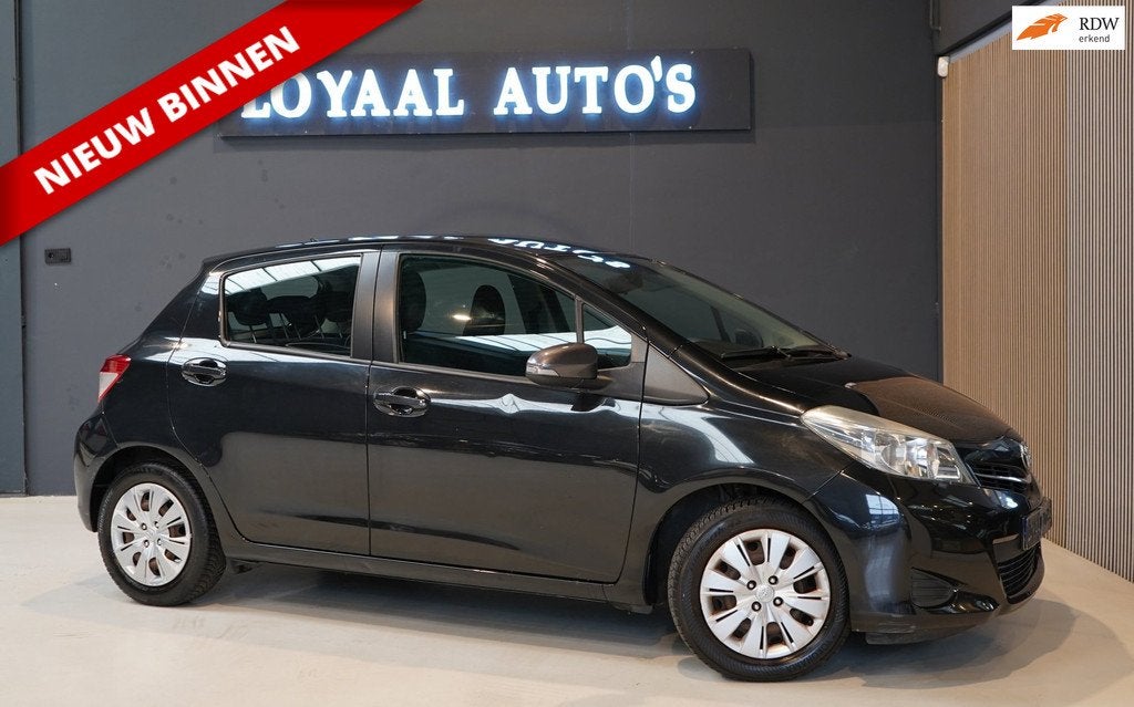 Toyota Yaris 1.0 VVT-i Aspiration | AIRCO | ELEK.RAMEN | APK, Auto's, Toyota, Euro 5, Stof, Gebruikt, Zwart