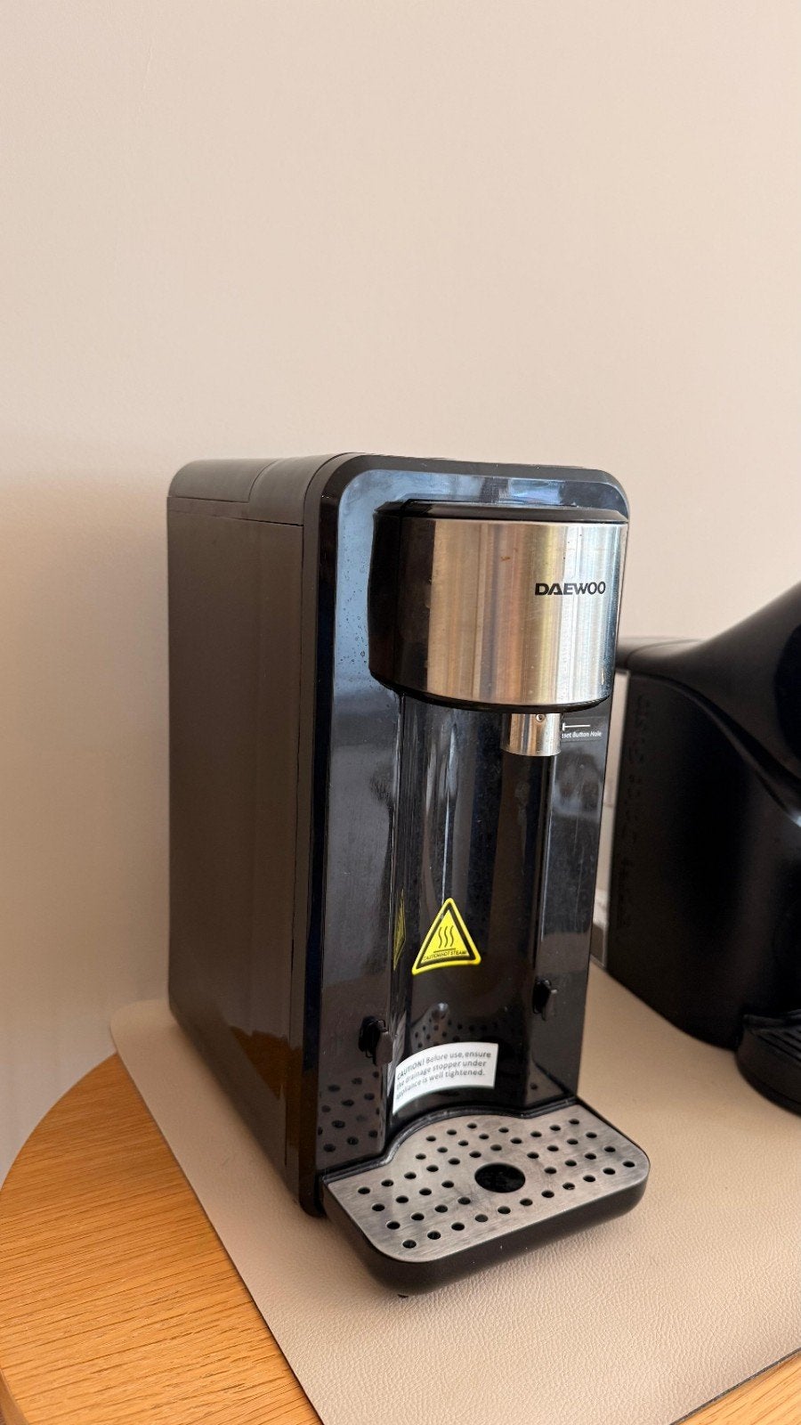 Daewoo Instant Hot Water Dispenser - Zwart, Minder dan 1 liter, Ophalen, Zo goed als nieuw