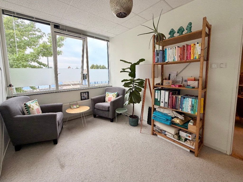 te huur praktijkruimte maandag/vrijdagmiddag Amsterdam Oost, Huizen en Kamers, Kamers te huur, Minder dan 20 m², Amsterdam