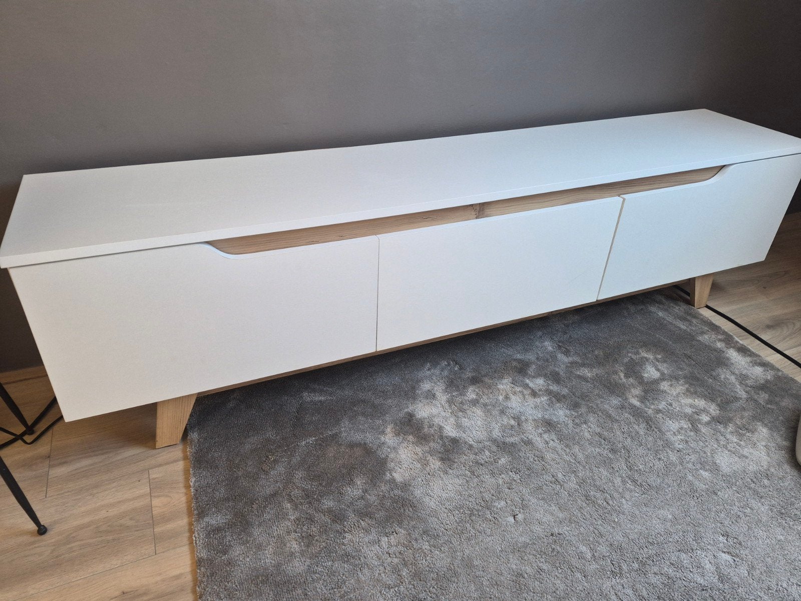 Modern TV-meubel met 3 kastjes - Wit met houtaccenten, Ophalen, Gebruikt, 150 tot 200 cm, Minder dan 100 cm