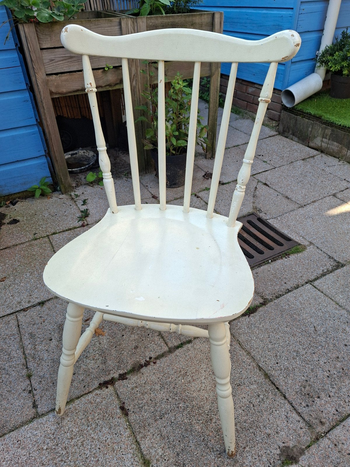 Gebruikte witte houten stoel, Huis en Inrichting, Ophalen, Gebruikt, Wit, Vintage, Klassiek