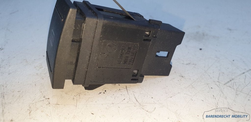 Achterruitverwarming schakelaar Polo 9N Volkswagen 6Q0959621, Auto-onderdelen, Dashboard en Schakelaars, Gebruikt, Volkswagen