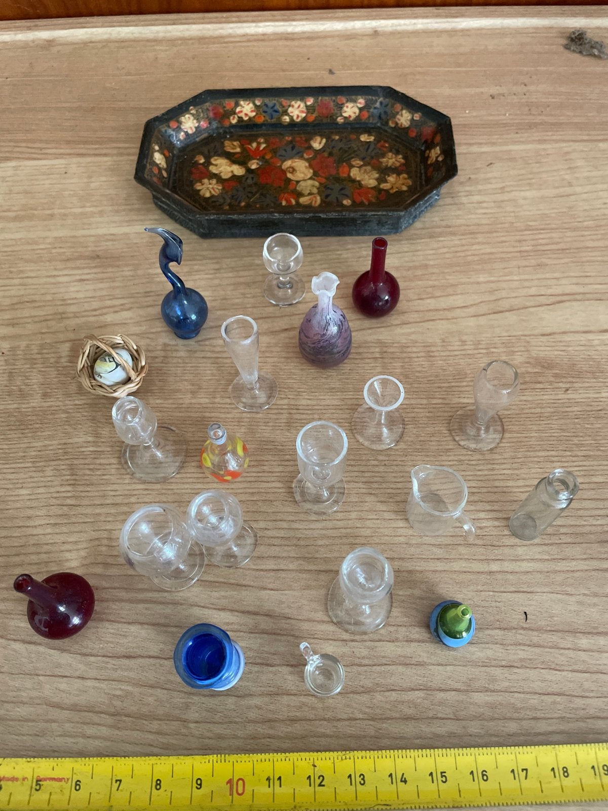 Miniatuur glaswerk en dienblad - Poppenhuis accessoires, Antiek en Kunst, Ophalen of Verzenden