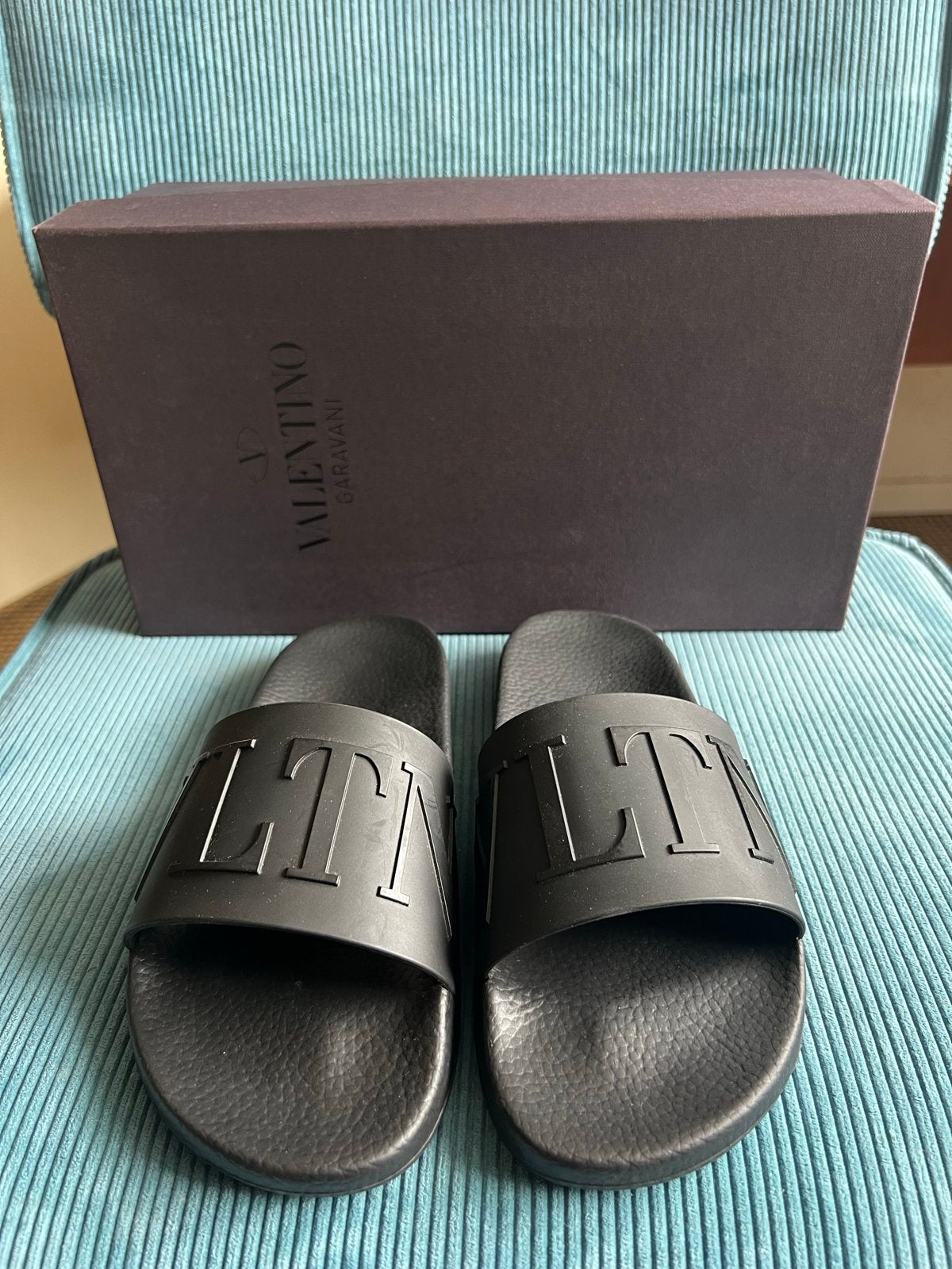 Valentino Garavani Slides, Ophalen of Verzenden, Nieuw, Zwart, Slippers