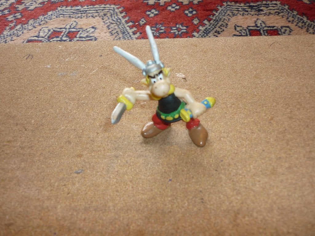 Asterix figuurtje met zwaard in de hand in goede staat, Ophalen of Verzenden, Zo goed als nieuw