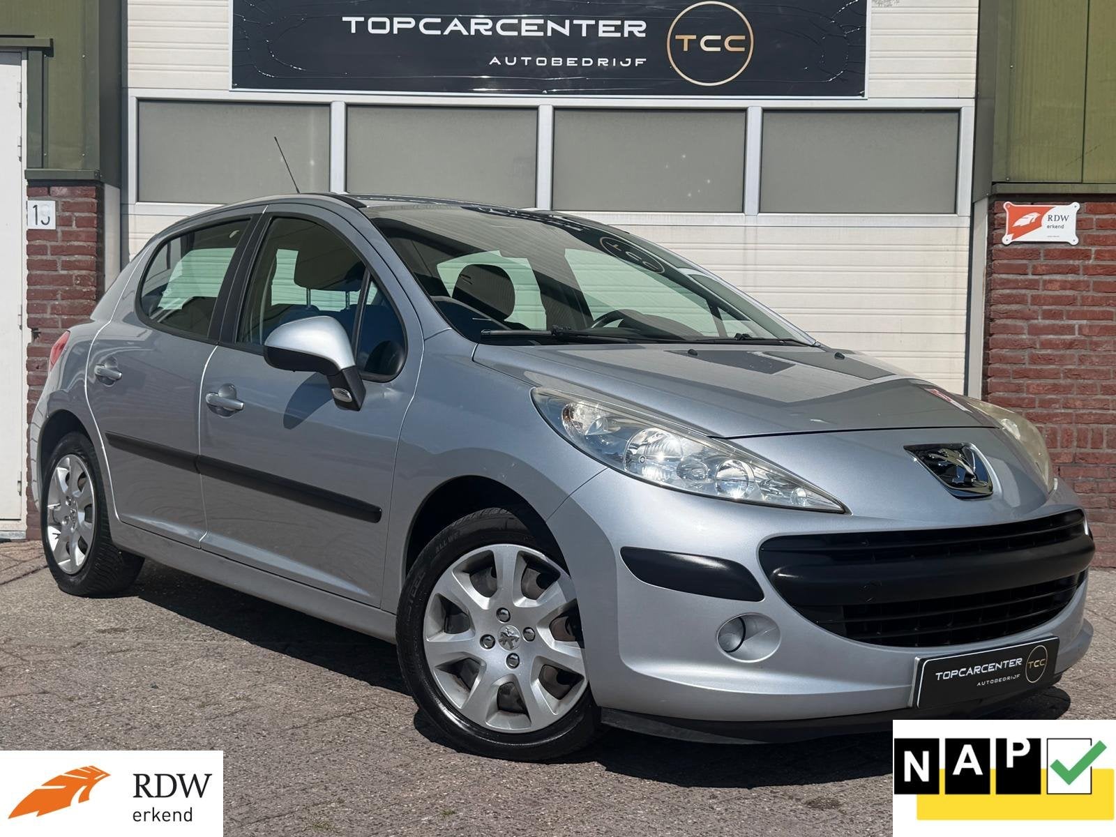 Peugeot 207 1.6 VTi XT/AIRCO/AUT/TREKH/PARKS/CRUISE/APK/NAP, Gebruikt, 4 cilinders, Bedrijf, 1221 kg