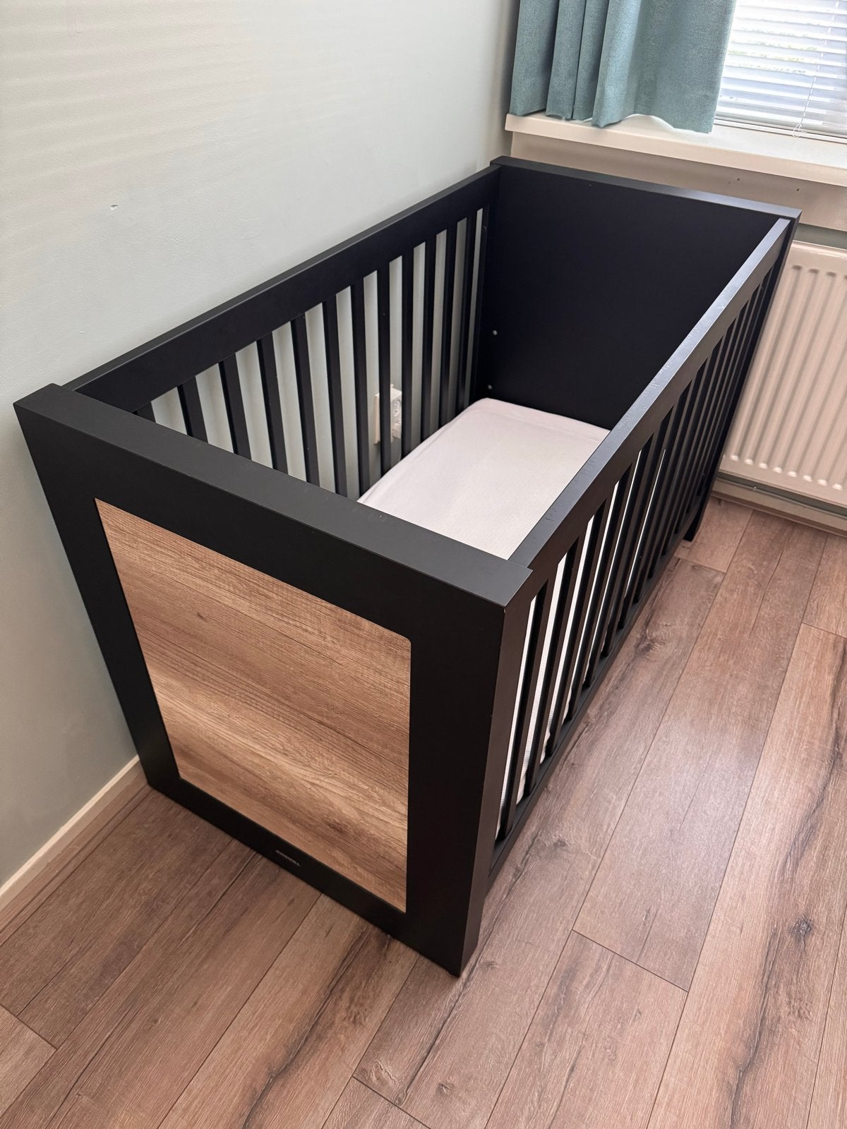 Kidsmill babybed verstelbaar met Aerosleep matras 120x60 cm, Ophalen, Zo goed als nieuw, Minder dan 140 cm, Matras
