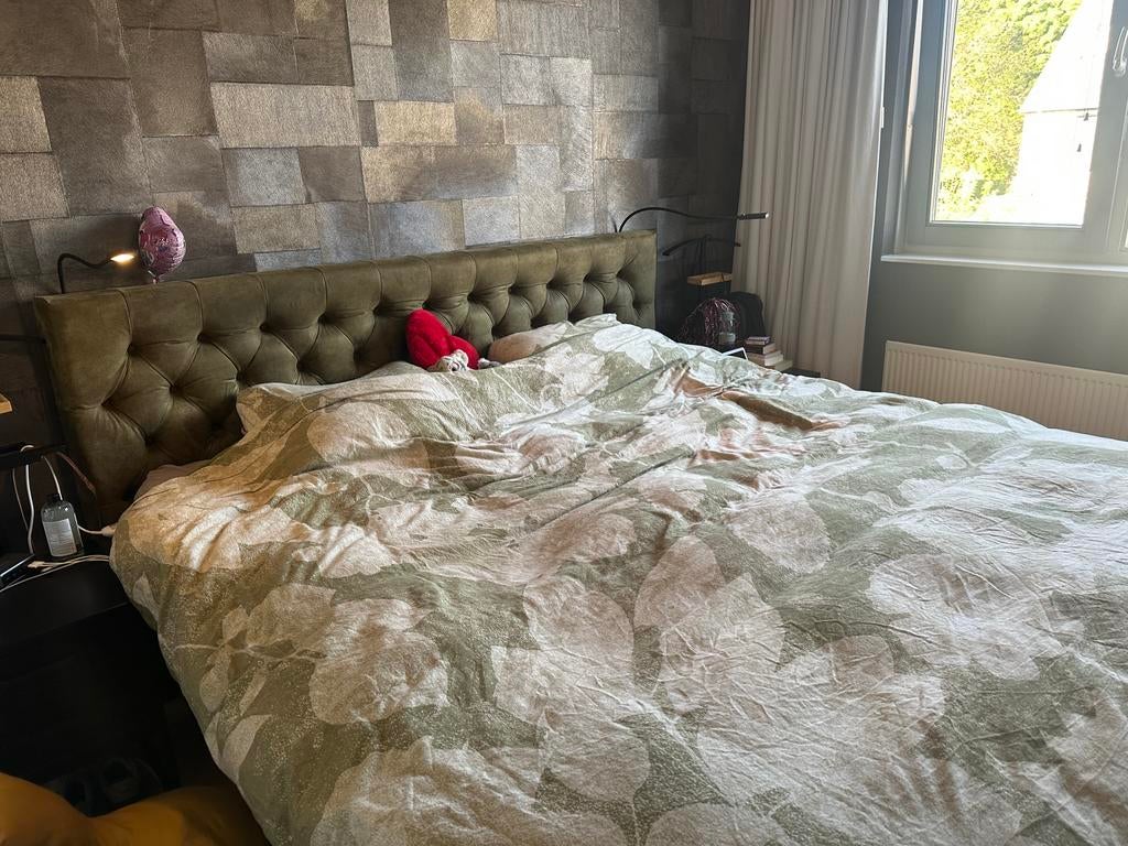 Boxspring incl kastjes, lakens, dekens, beddengoed, kussens, Ophalen, Zo goed als nieuw, Tweepersoons