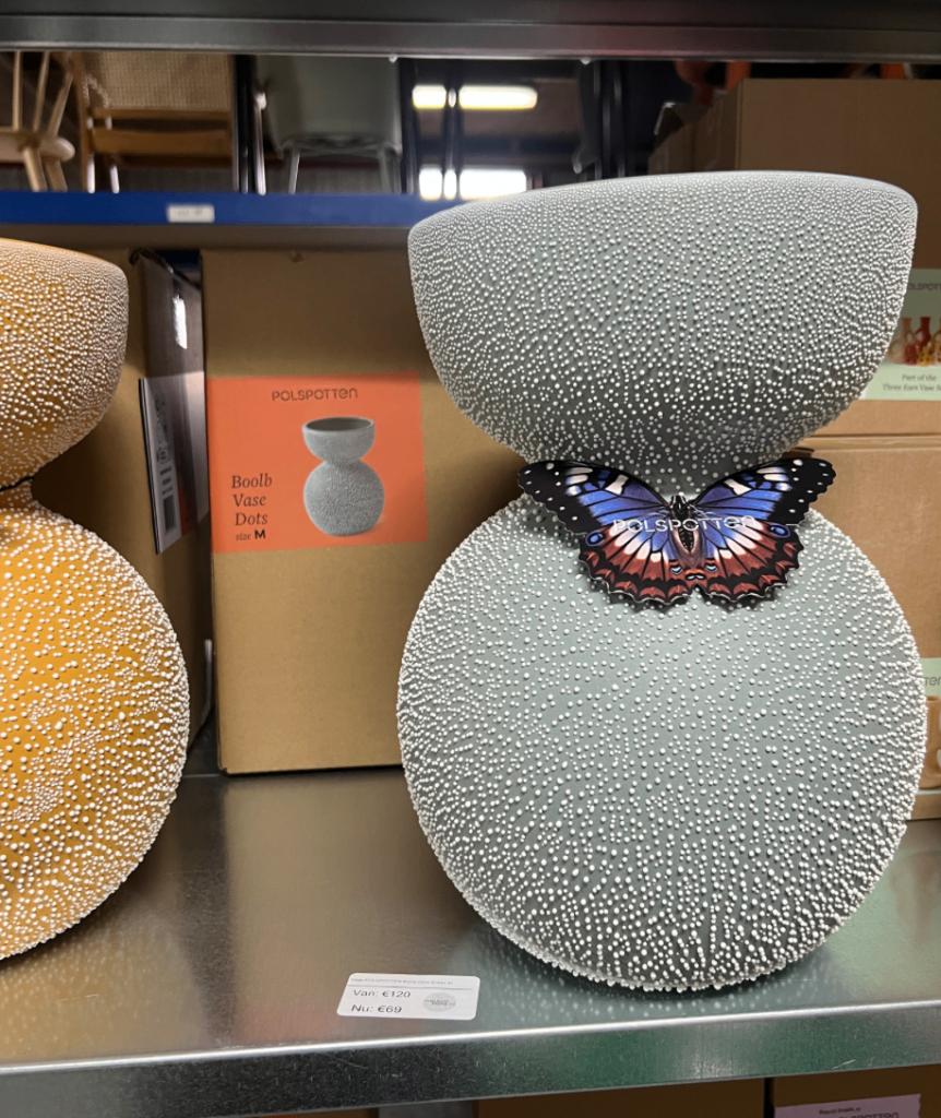 POLSPOTTEN Vaas Boolb Dots Dark Green M | Van €120, nu, Huis en Inrichting, Woonaccessoires | Vazen, POLSPOTTEN, Nieuw, Ophalen of Verzenden