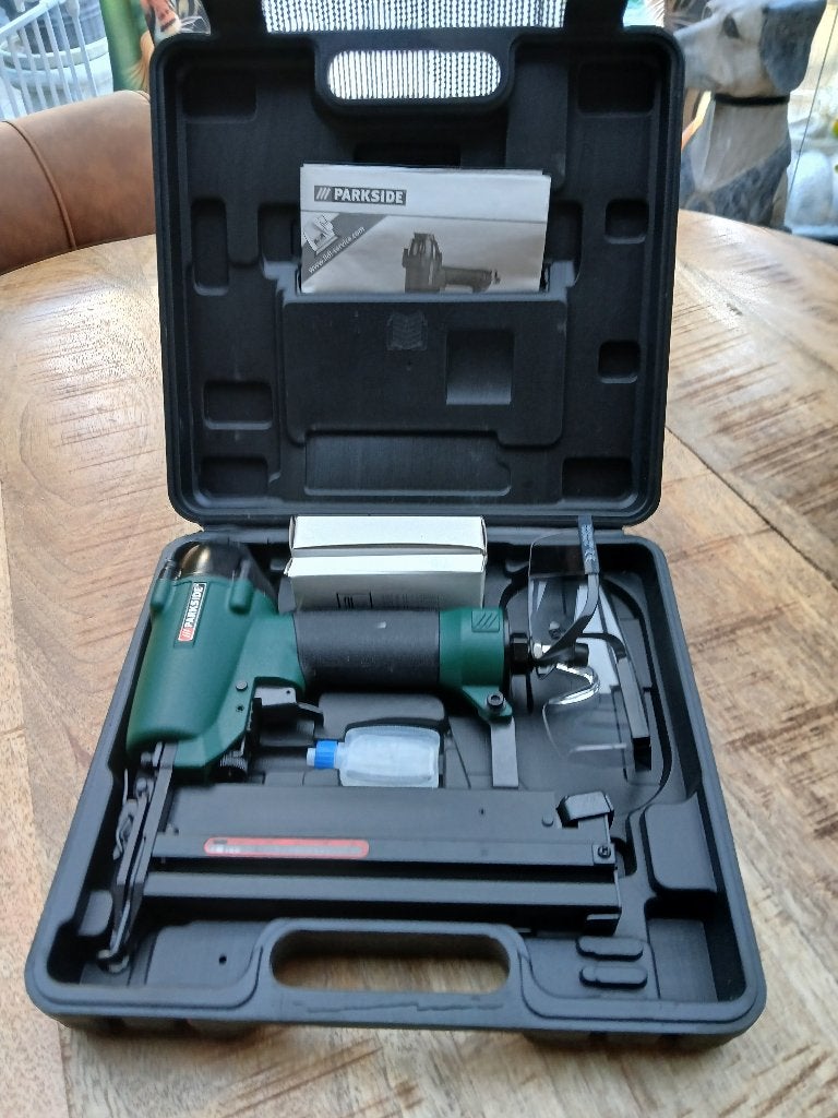 Parkside Pneumatische Tacker + Extra Spijkers, Ophalen, Nieuw, Tacker/nietmachine, Parkside