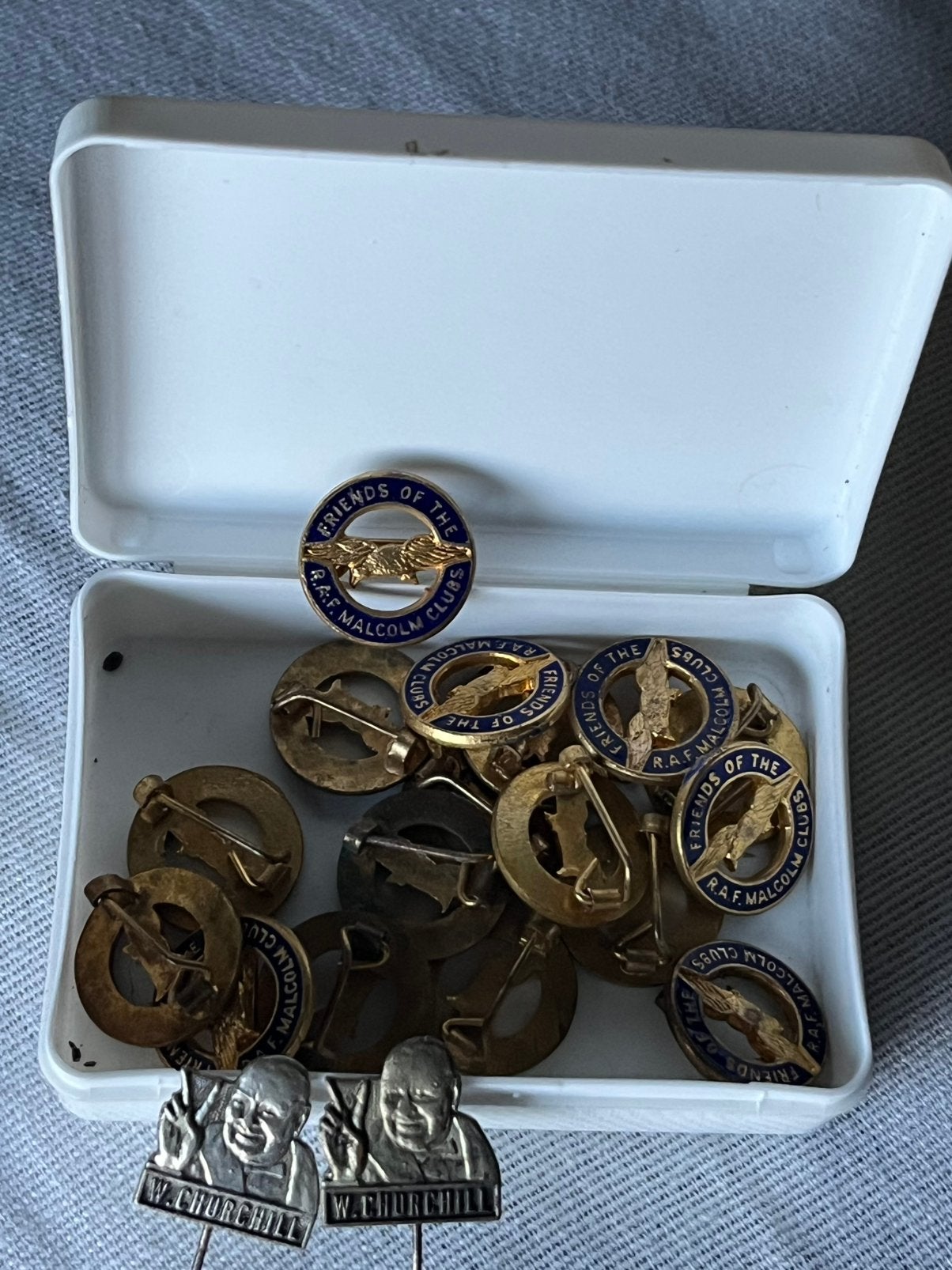 Vintage Speldjes: RAF Malcolm Clubs & W. Churchill ww2?, Verzamelen, Ophalen of Verzenden, Luchtmacht, Engeland, Embleem of Badge