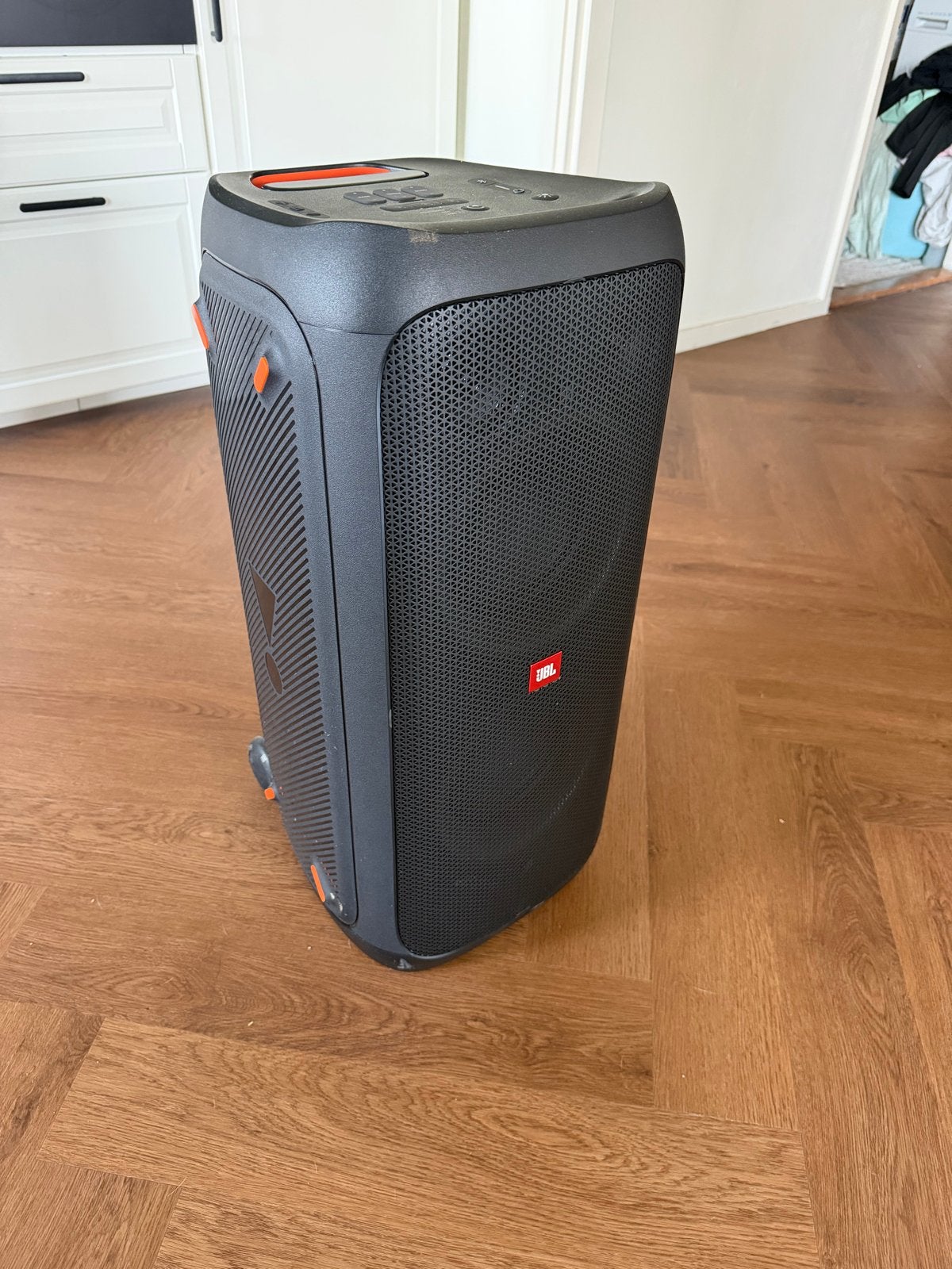Foto 3 van JBL Partybox 310 - Krachtige Party Speaker met Lichteffecten