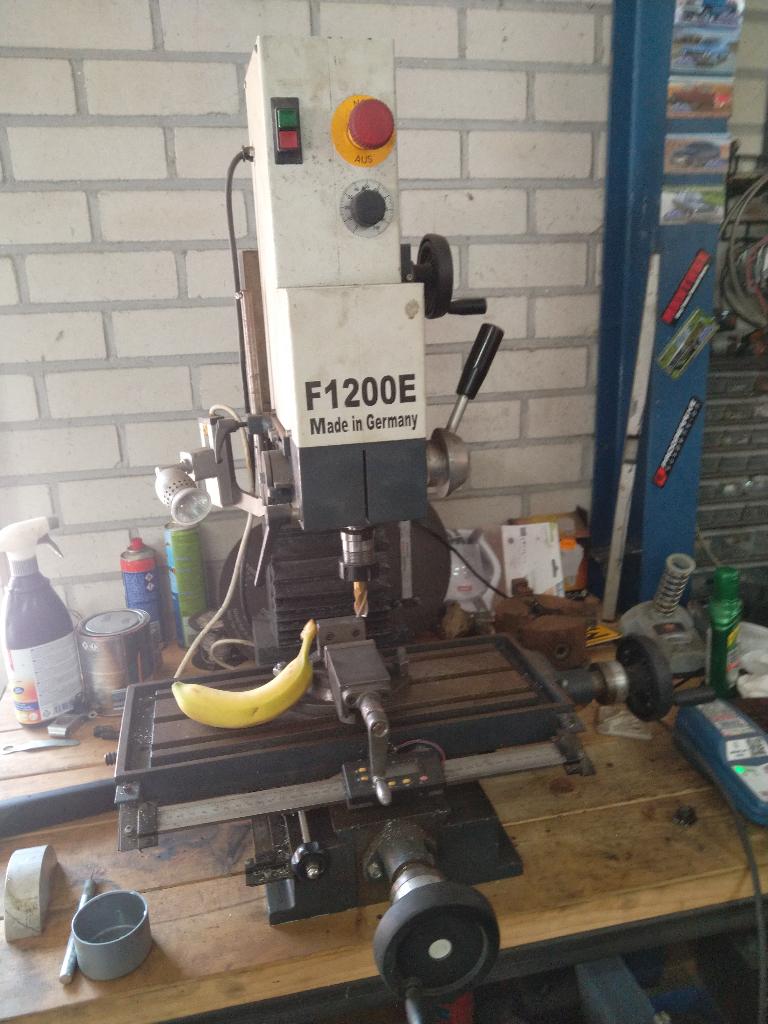 F1200E freesbank te koop, Ophalen, Gebruikt, Elektrisch, Overige soorten