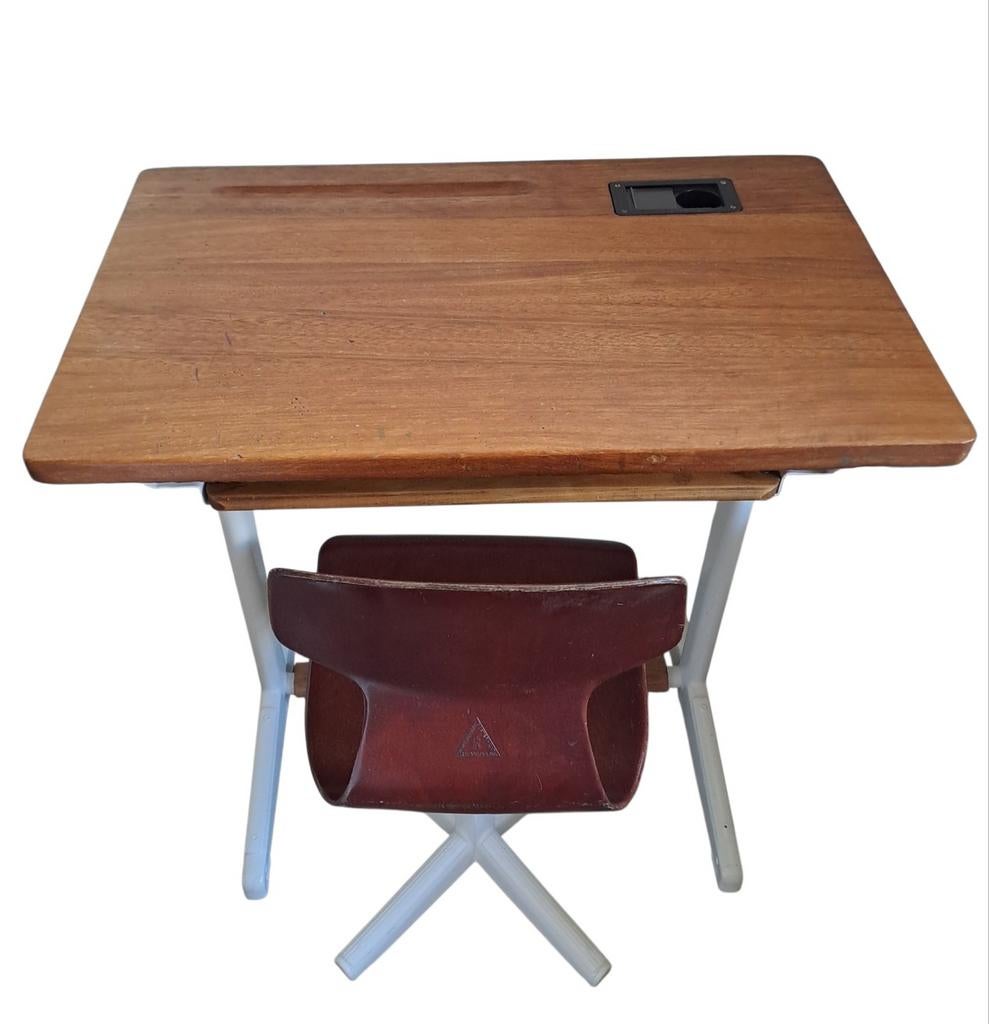 Vintage lessenaar / schoolbank met stoel voor kind., Ophalen, Zo goed als nieuw, Overige typen