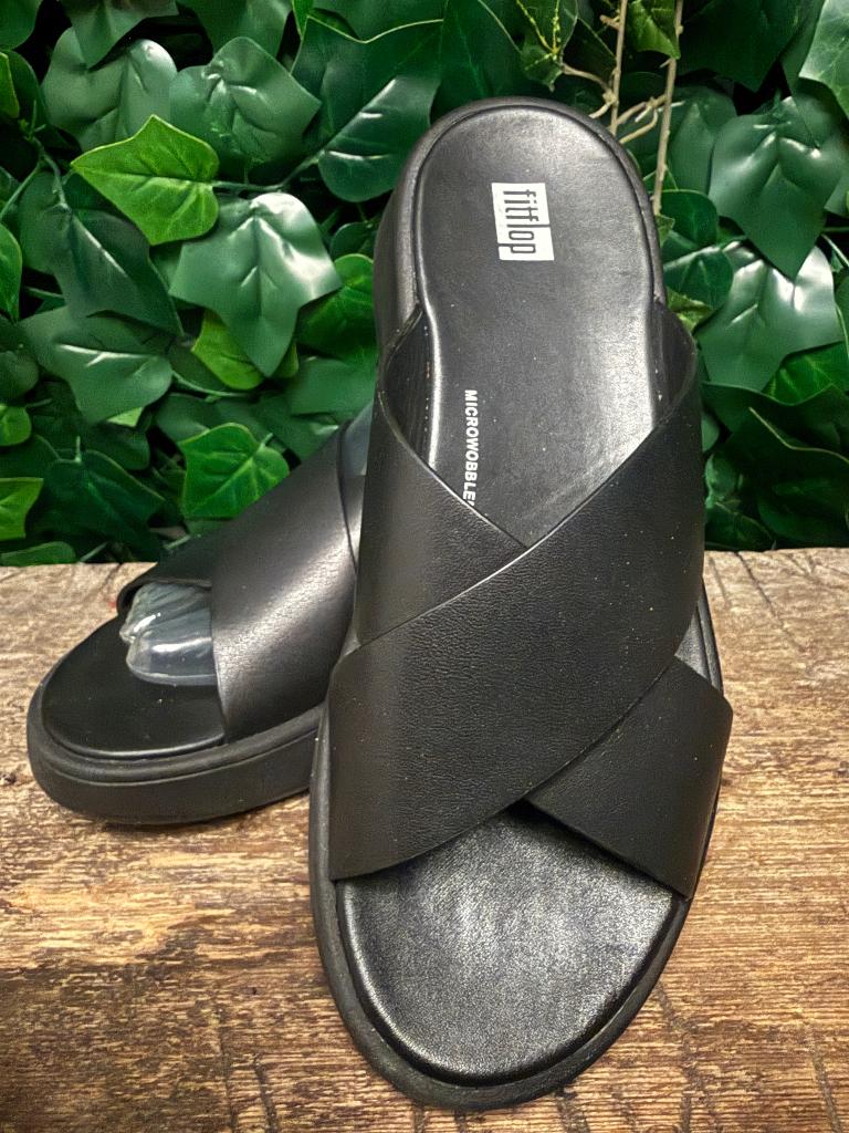 Nieuwe mooie slippers van Fitflop maat 38, Kleding | Dames, Schoenen, Zwart, Nieuw, Ophalen of Verzenden, X