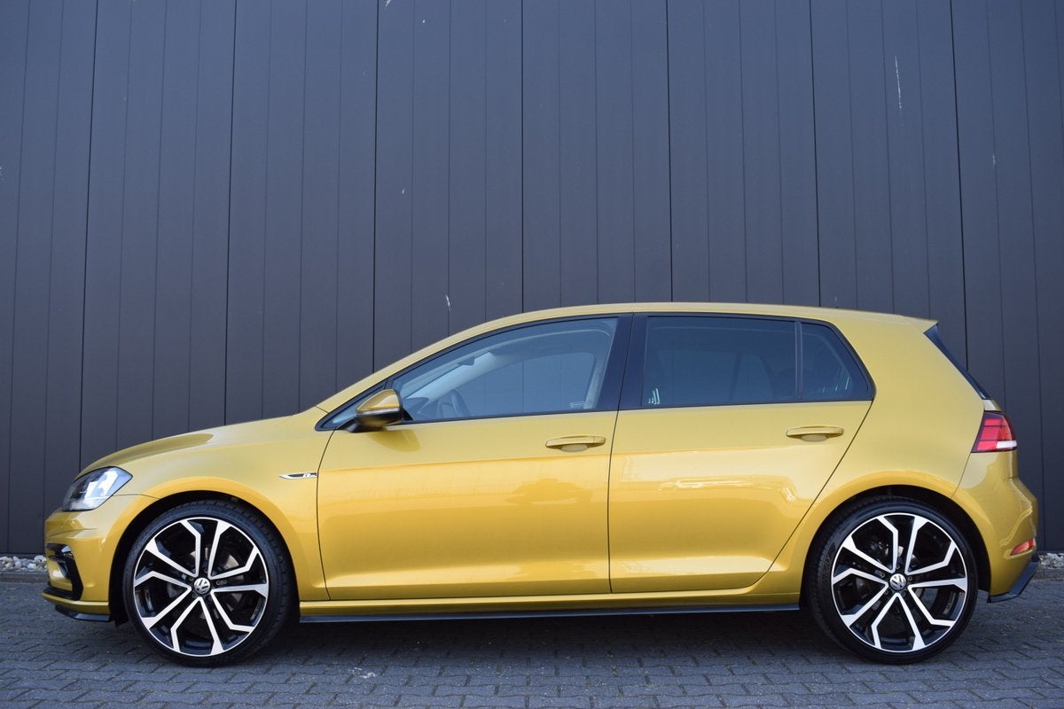 Volkswagen Golf 1.0 TSi Highline R-Line Alcantara | ECC | Ca, Auto's, Voorwielaandrijving, Met garantie (alle), 49 €/maand, Bedrijf