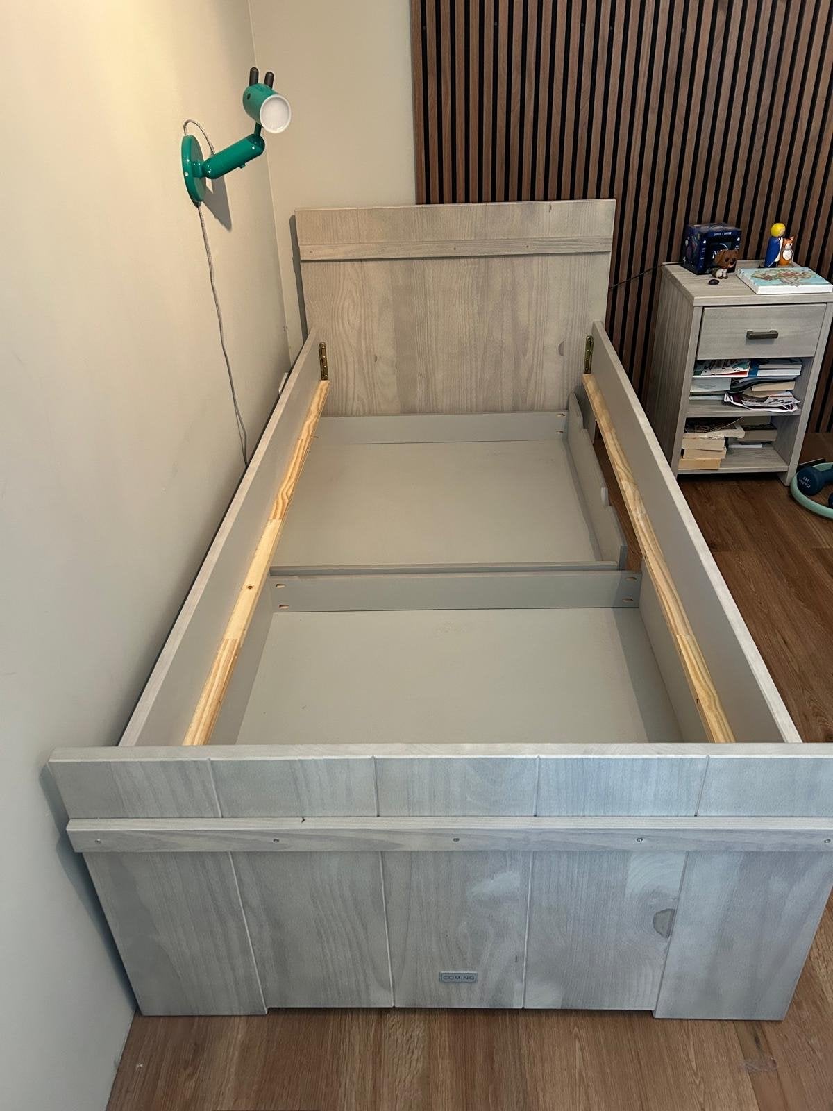 Eenpersoonsbed 90x200cm met 2 lades (excl. matras/lattenbode, Huis en Inrichting, Slaapkamer | Bedden, Ophalen, Gebruikt, 90 cm