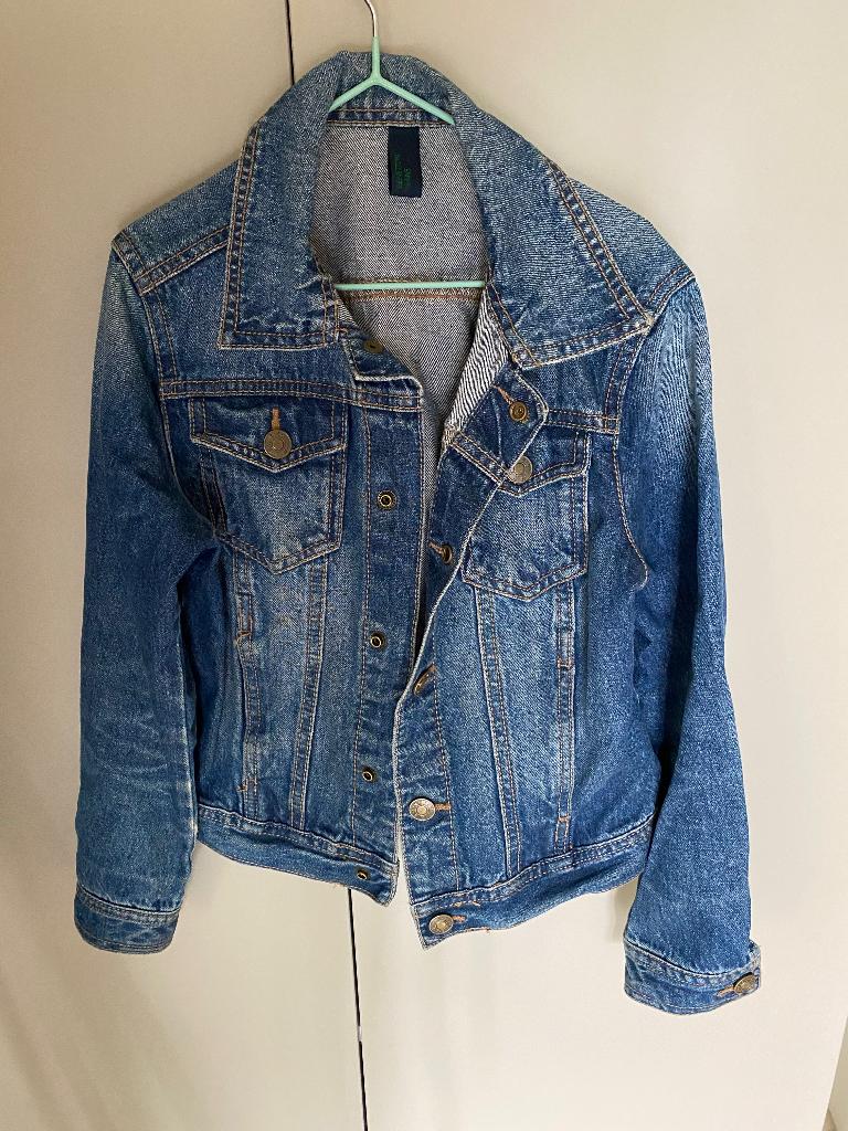 Benetton Spijkerjasje maat 130, Ophalen, Meisje, Zo goed als nieuw, Benetton