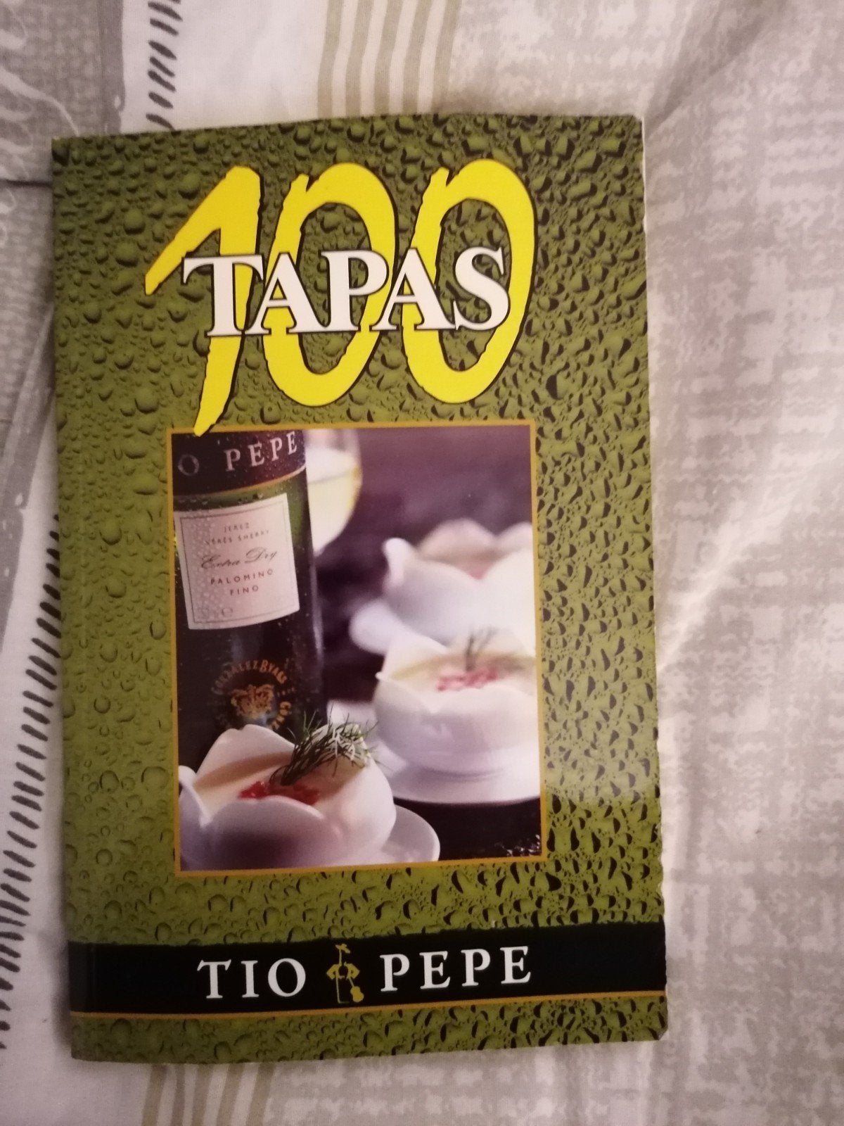 100 Tapas Kookboek - Tio Pepe - Spaanse Keuken, Ophalen of Verzenden, Gelezen