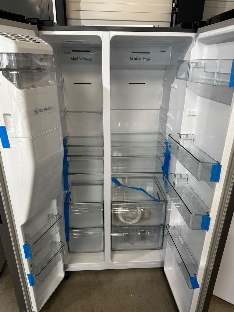 Nieuwe Hisense amerikaanse koelkast Kleine transport schade, Duiven, Info@atag.nl, 200 liter of meer, 60 cm of meer