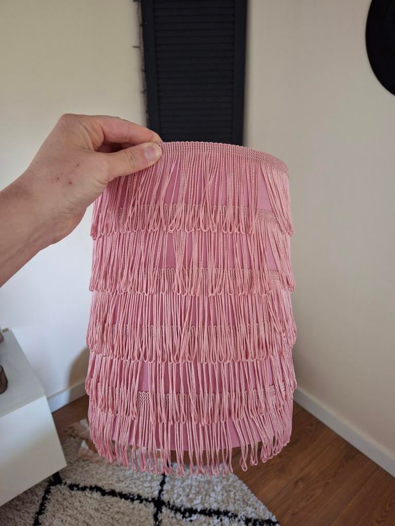 Lampenkap franjes roze., Huis en Inrichting, Lampen | Lampenkappen, Overige kleuren, 25 tot 50 cm, Rond, Nieuw