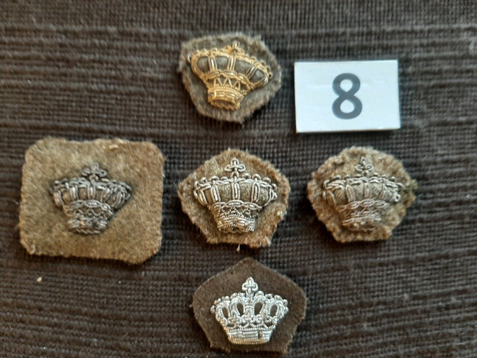 Mouwembleem zilveren kroon gouden kroon, Verzamelen, Militaria | Algemeen, Ophalen of Verzenden, Landmacht, Nederland, Embleem of Badge