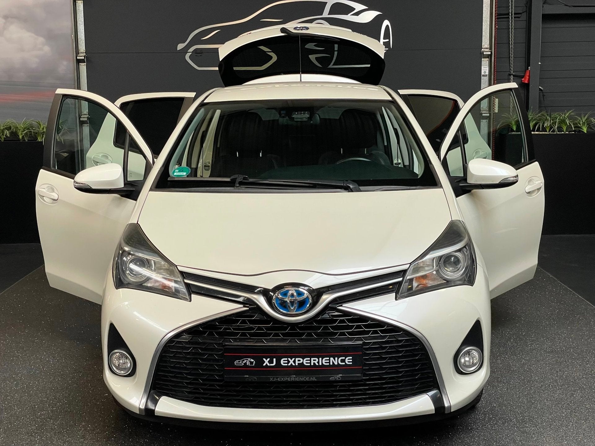 Toyota Yaris 1.5 Hybrid Dynamic Bi-Tone Cruise ,Stoel verw,, Gebruikt, 4 cilinders, Bi-Xenon koplampen, Bedrijf