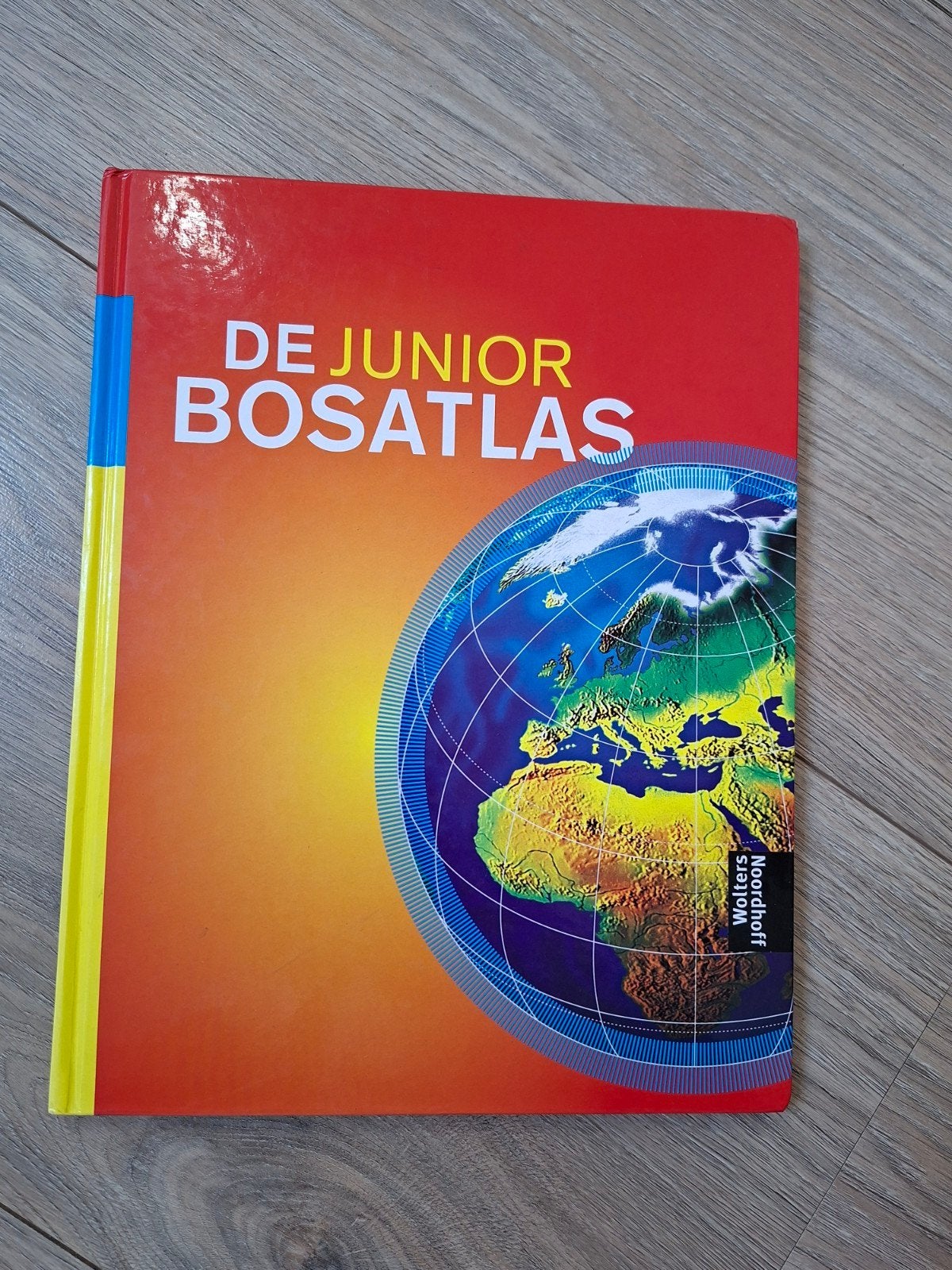 De Junior Bosatlas - 4e editie, Boeken, Atlassen en Landkaarten, Bosatlas, 2000 tot heden, Ophalen of Verzenden, Zo goed als nieuw