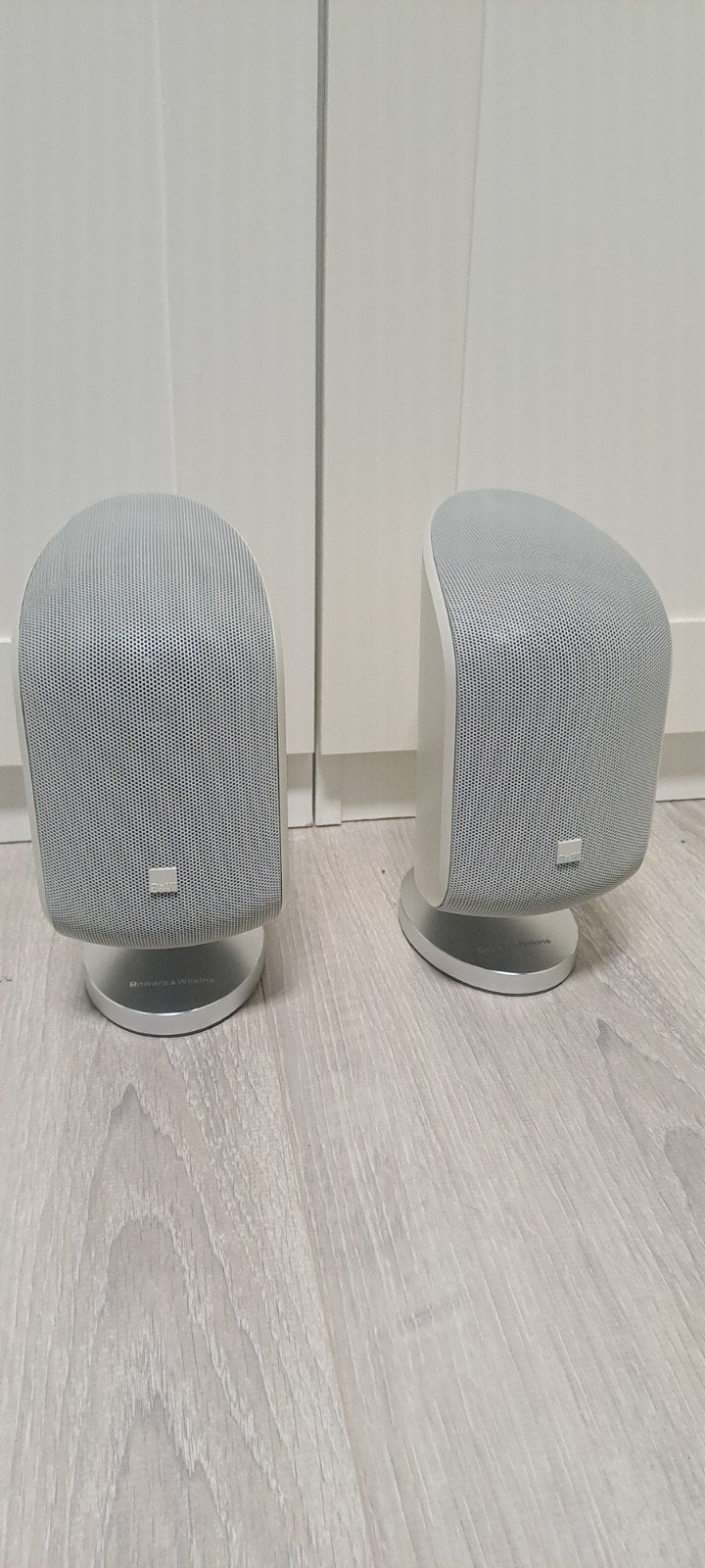 B&W M1 Speakers - Set van 2