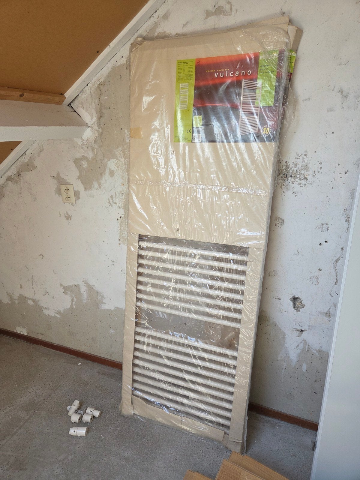 Nieuwe Vulcano design radiator 1700x600mm, Ophalen, Radiator, Nieuw, Minder dan 60 cm