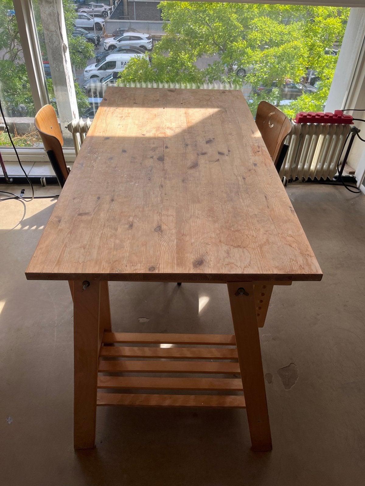 Verstelbare tekentafel/hobbytafel met schragen en stoelen, Ophalen, Gebruikt, 100 tot 150 cm, Tot twee personen