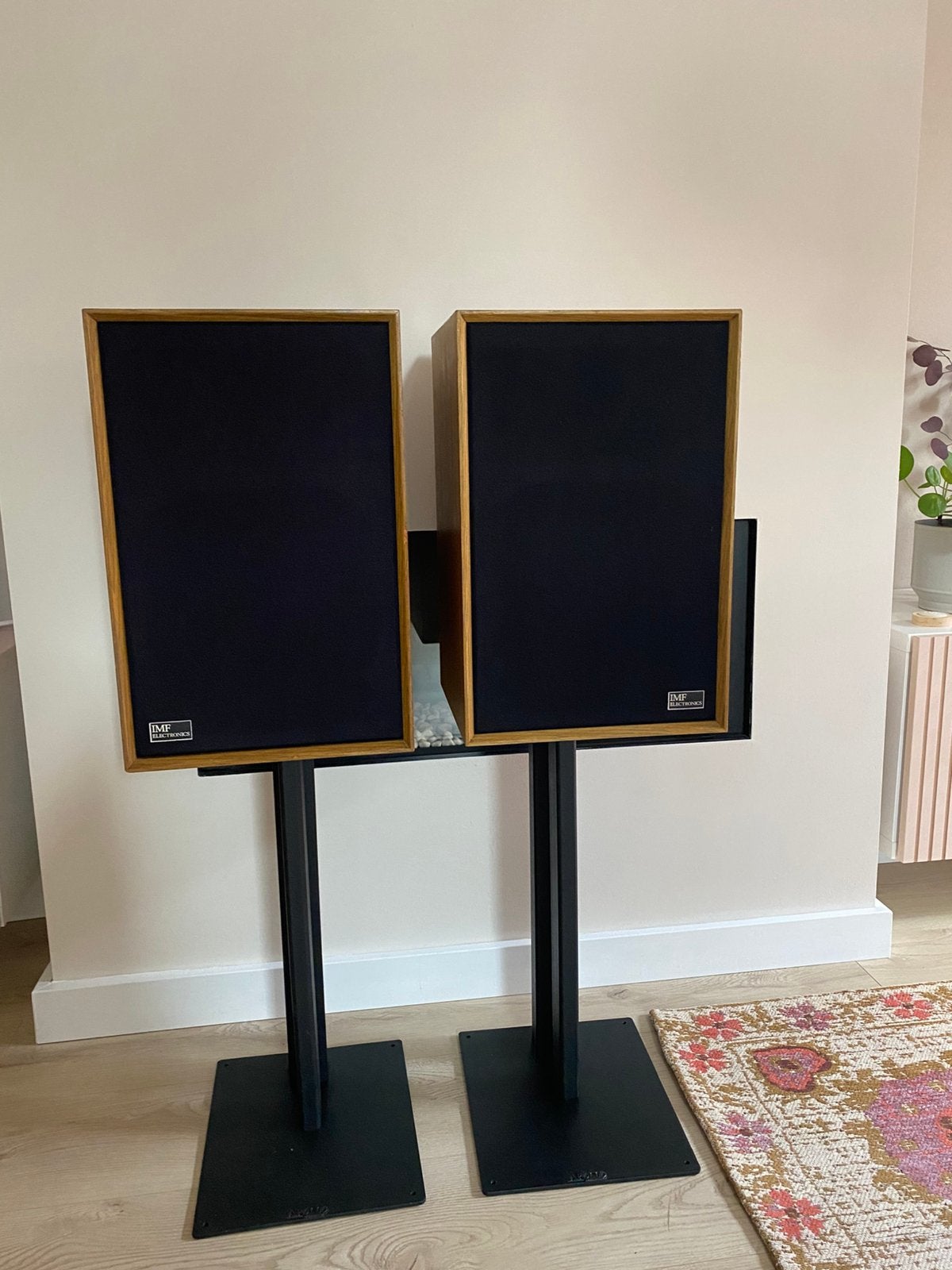 IMF Super Compact 2, Zo goed als nieuw, 60 tot 120 watt, Boekenplank luidspreker, Ophalen