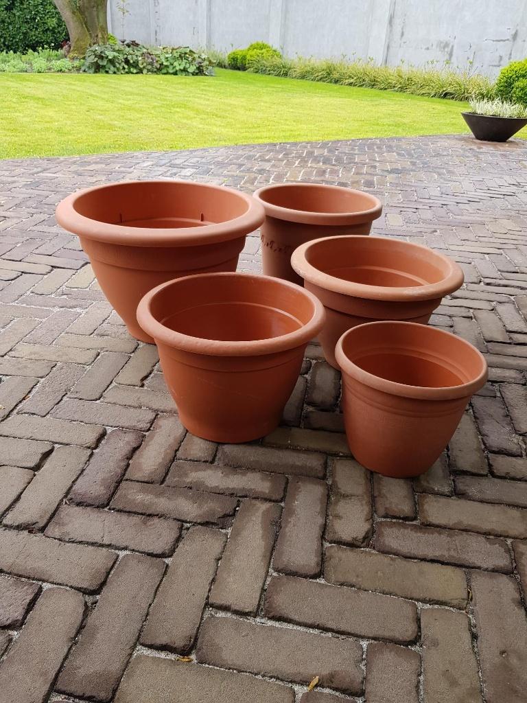 8 stuks kunststof terra cotta kleur kunststof bloempotten, Ophalen, Kunststof, 40 cm of meer, Rond