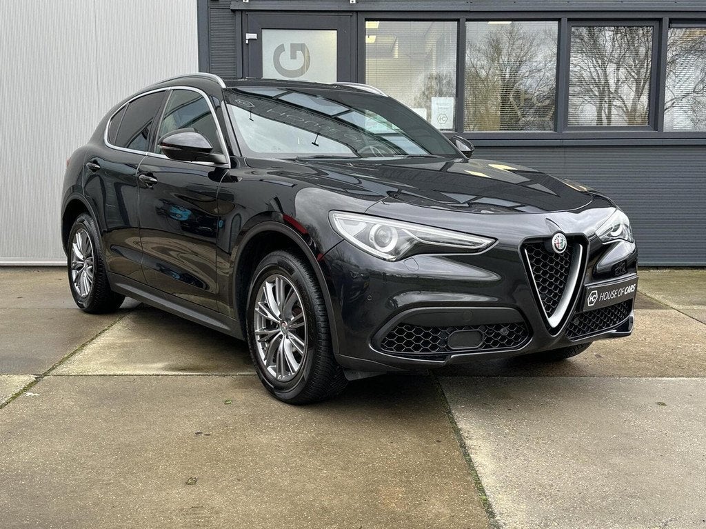 Alfa Romeo Stelvio 2.0 T AWD Q4 Super Automaat DNA 202PK, Auto's, Alfa Romeo, Automaat, 2000 kg, Zwart, Bedrijf