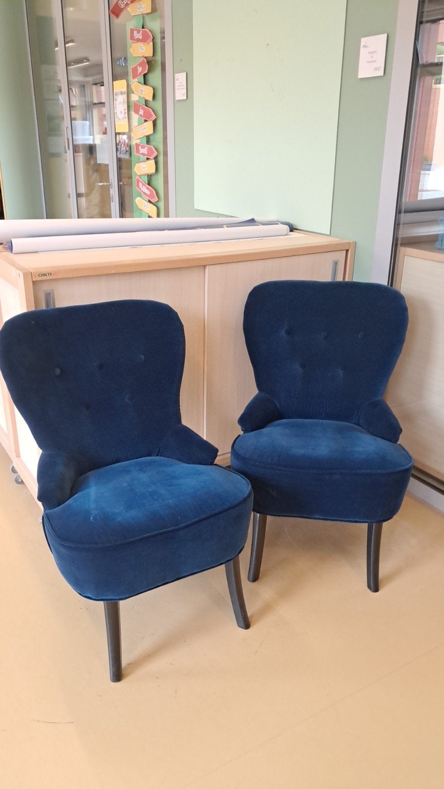 Twee  fluwelen fauteuils - Diepblauw - ikea, Ophalen, Twee, Blauw, Zo goed als nieuw