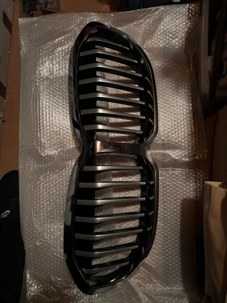 BMW 118i grill F40 2022, Ophalen of Verzenden, Gebruikt, Voor, BMW