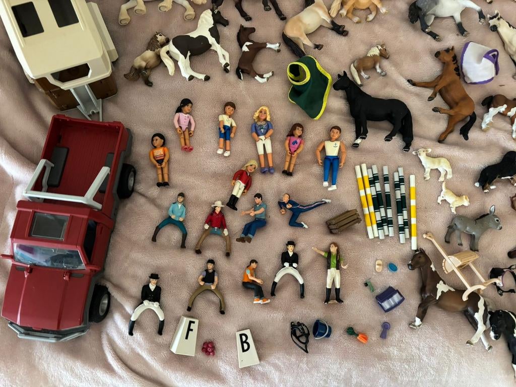 Grote Schleich paarden verzameling met toebehoren, Ophalen of Verzenden, Zo goed als nieuw, Jongen of Meisje
