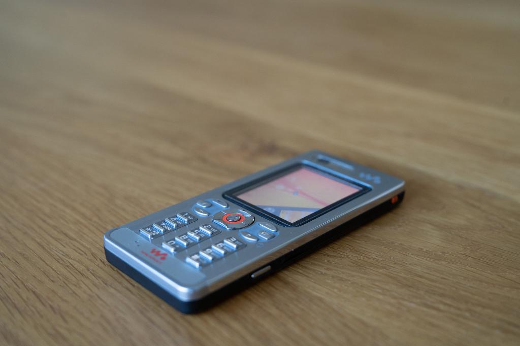 Sony Ericsson W880i, Telecommunicatie, Mobiele telefoons | Sony, Overige systemen, Fysiek toetsenbord, Ophalen of Verzenden, Klassiek of Candybar