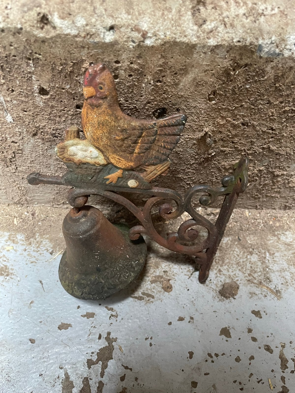 Antieke gietijzeren deurbel met kipdecoratie, Ophalen