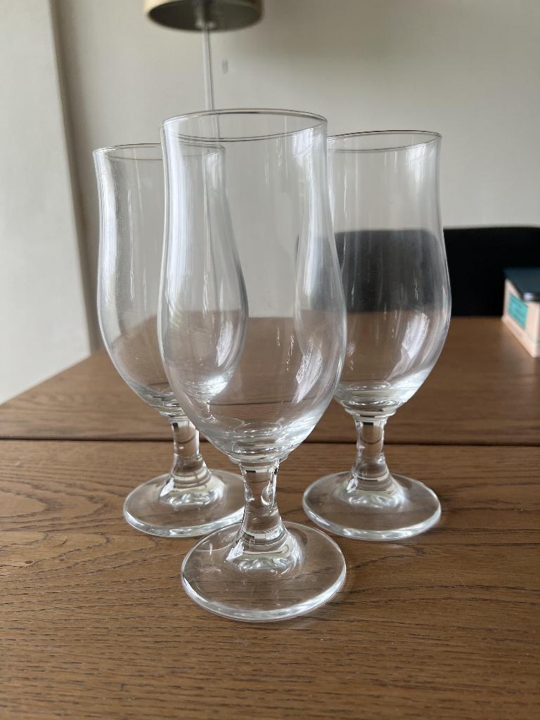 Set van tulp bierglazen x3, Verzamelen, Glas en Borrelglaasjes, Ophalen of Verzenden, Zo goed als nieuw, Bierglas