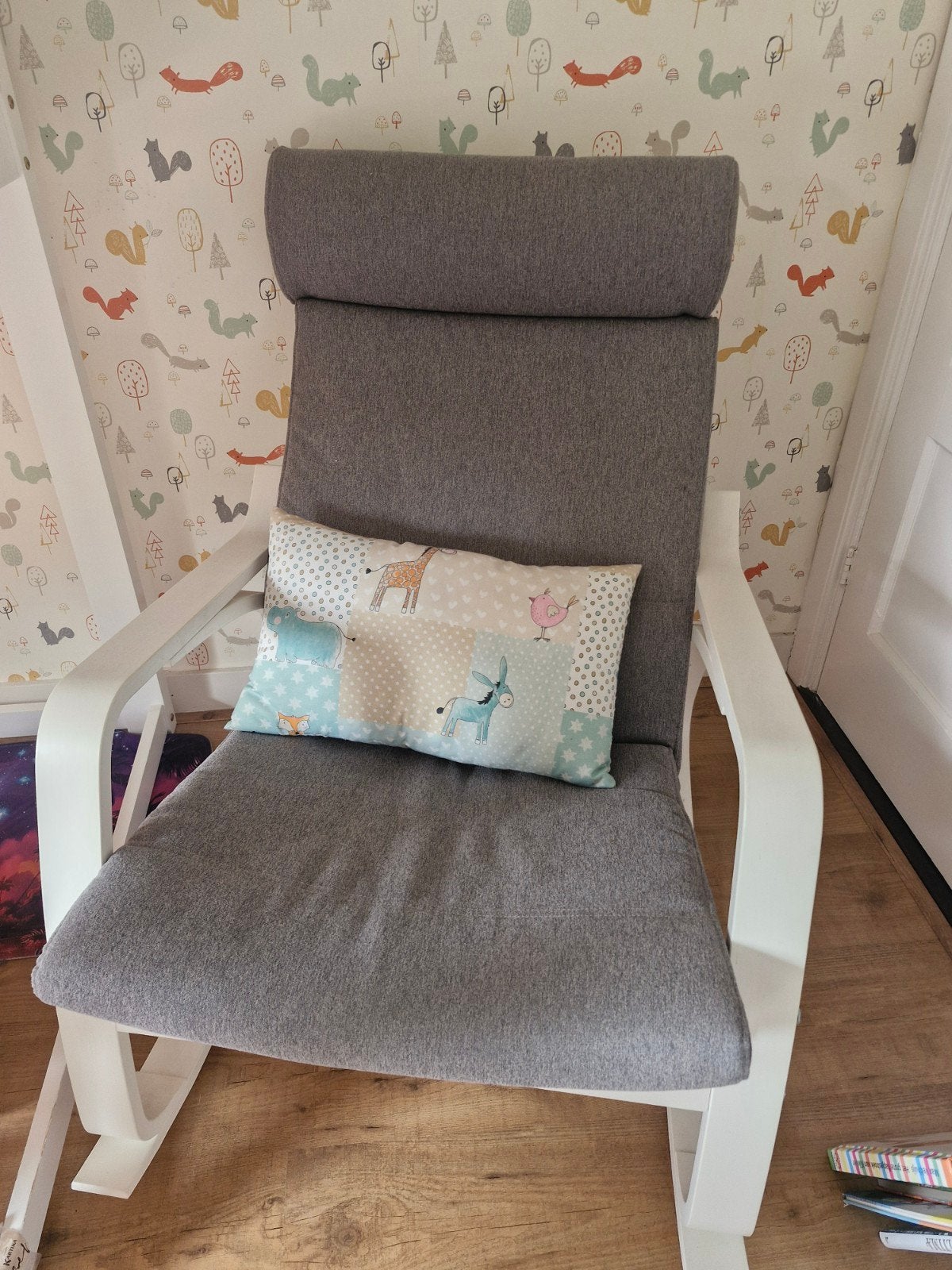Comfortabele schommelstoel met grijze bekleding, Modern, Comfortabel, Gebruikt, Ophalen of Verzenden, Stof