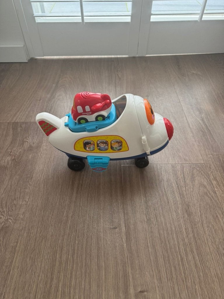 VTech 2-in-1 Vliegtuig met Auto - Zo goed als nieuw, Kinderen en Baby's, Speelgoed | Vtech, Ophalen, Zo goed als nieuw, 6 maanden tot 2 jaar
