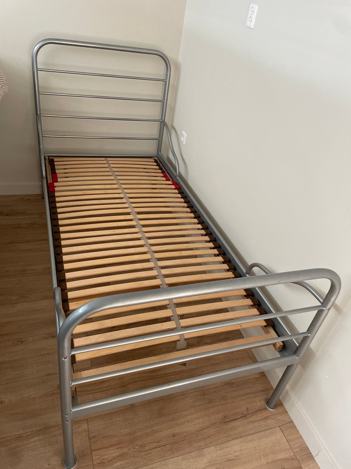 Stalen eenpersoonsbed 90x200 met lattenbodem, Gebruikt, 90 cm, Eenpersoons, Ophalen of Verzenden