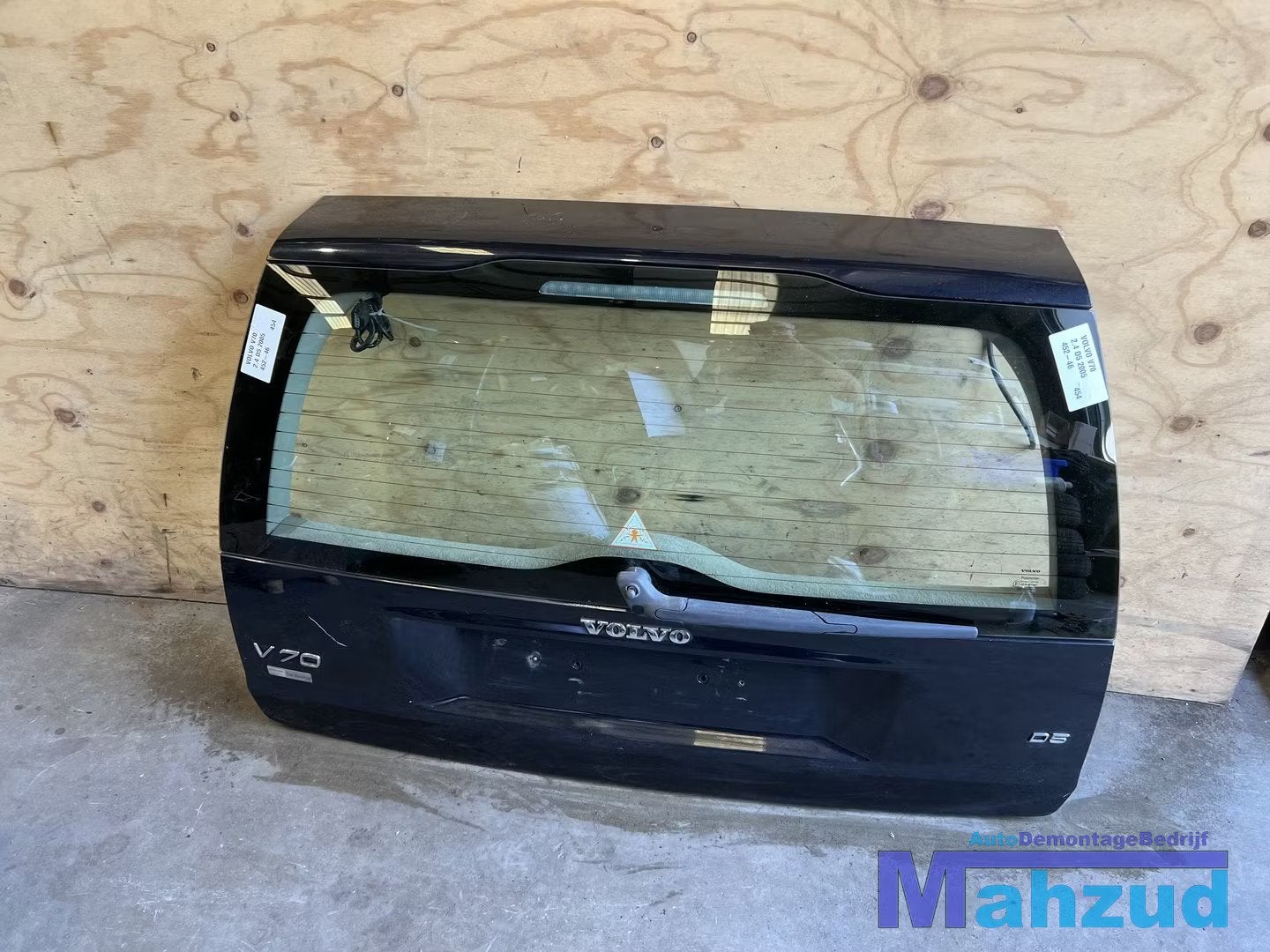 VOLVO V70 Zwart 45246 achterklep 1999-2007, Auto-onderdelen, Gebruikt, Gunnar Engellaus vag 8
405 31  Gothenburg, SE, Deur, Info@volvocars.com