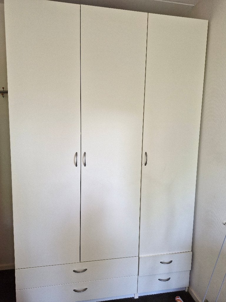 Kledingkast, Kunststof, Gebruikt, 100 tot 150 cm, 200 cm of meer