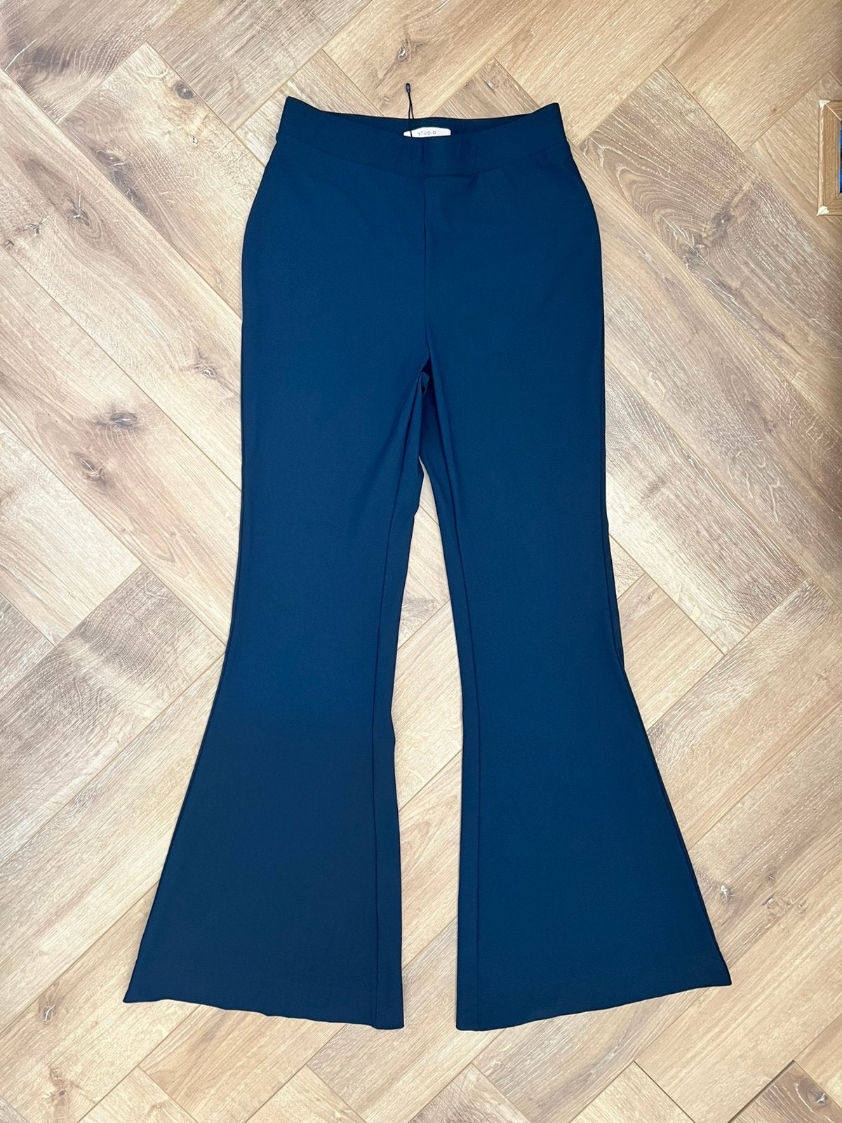 Studio anneloes lotta flared flair broek XS donkerblauw, Kleding | Dames, Blauw, Ophalen of Verzenden, Zo goed als nieuw, X