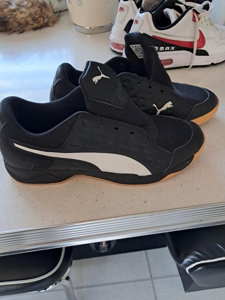 Puma zaalschoenen, zwart, weinig gebruikt maat 39, Ophalen of Verzenden