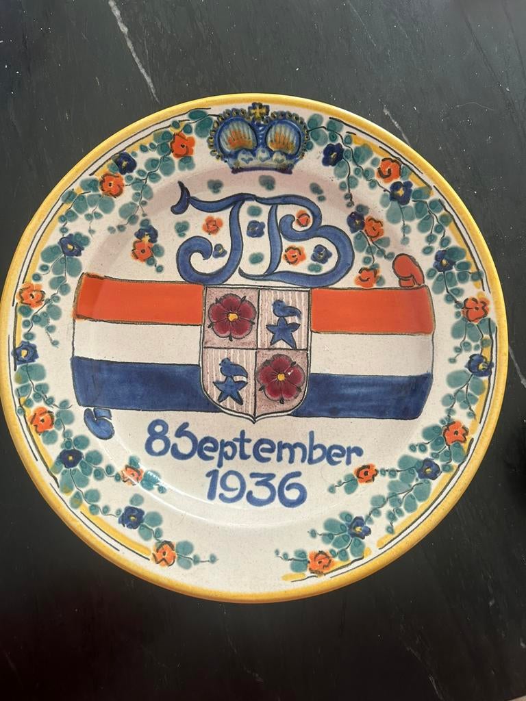 Porseleinen bord JULIANA BERNARD 1936 verloving, Verzamelen, Koninklijk Huis en Royalty, Ophalen of Verzenden, Zo goed als nieuw